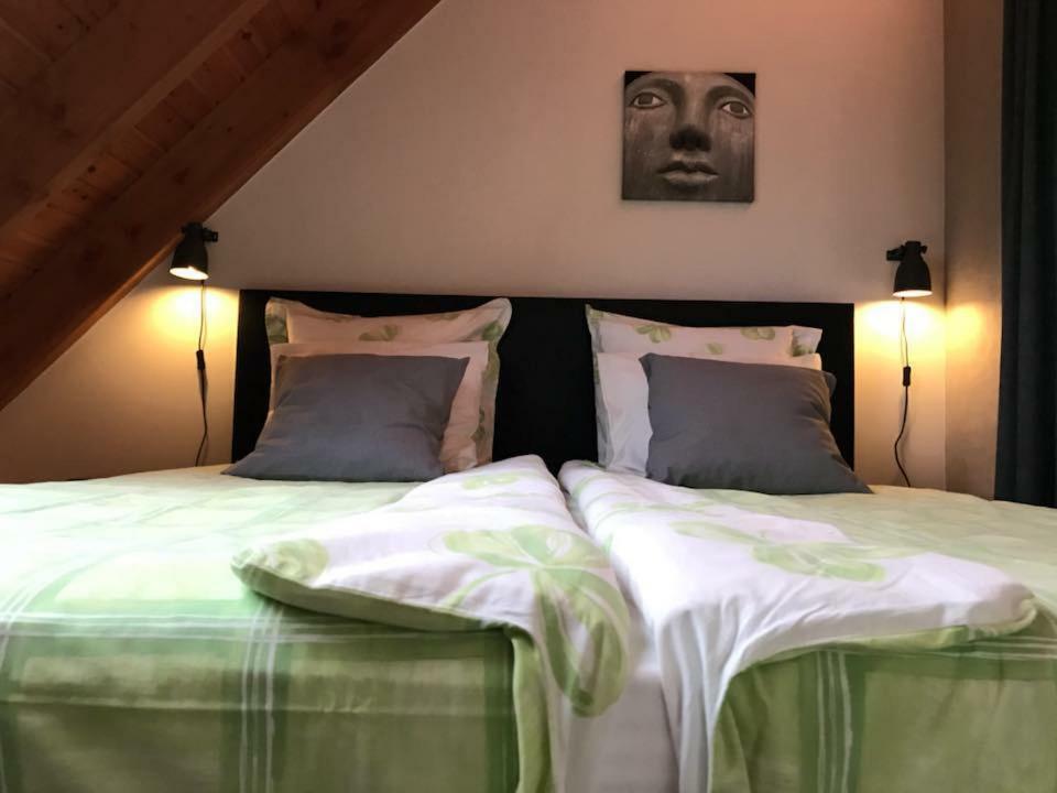 Gastenverblijf Chambre Damis - Geniet Van Haspengouw, Buiten En Binnen! Heers Exterior photo